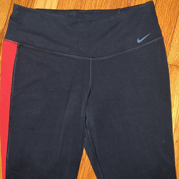 Nike Dri-Fit Capri Leggings - Picture 2 of 7